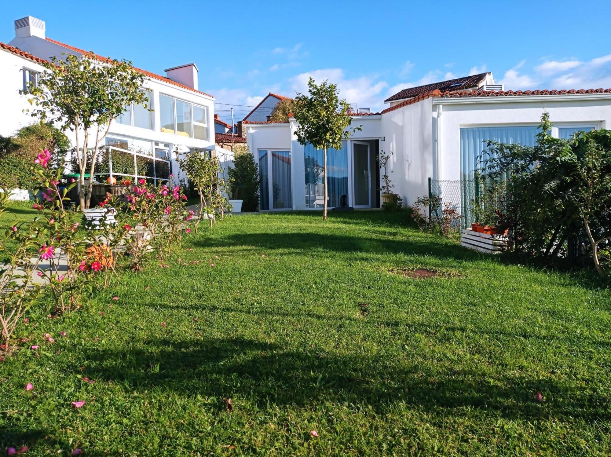 Casas Turisticas Lar Jardin - Parking Privado Santiago de Compostela Exterior photo